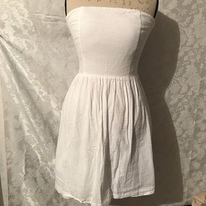 Women’s strapless dress